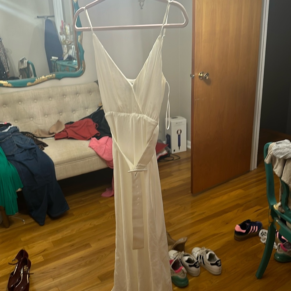 Bardot slip on dress with belt size 6 midi style.  Lined